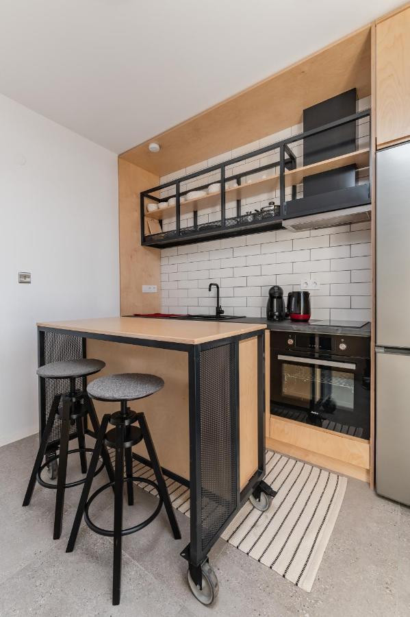 סופיה Industrial 2-Bdr Flat By The National Stadium מראה חיצוני תמונה